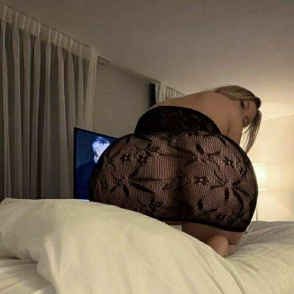 
                        Ella
                     is Female Escorts. | belleville | Ontario | Canada | escortsaffair.com 