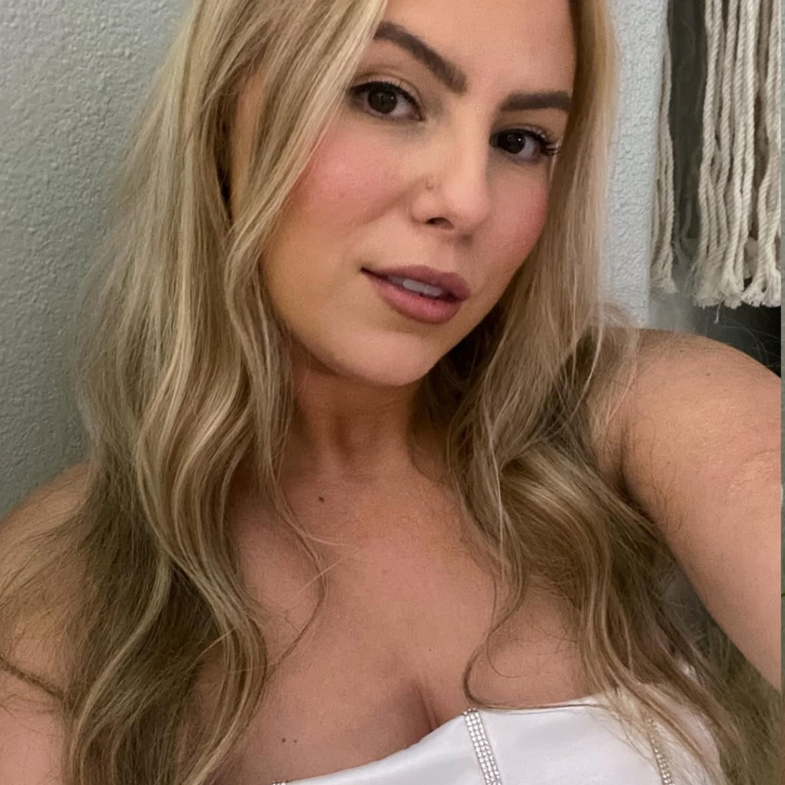 Kelly is Female Escorts. | Yukon | Yukon | Canada | escortsaffair.com 