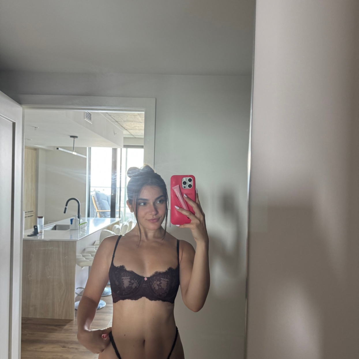 LAURA is Female Escorts. | New York / Manhattan | New York | United States | escortsaffair.com 