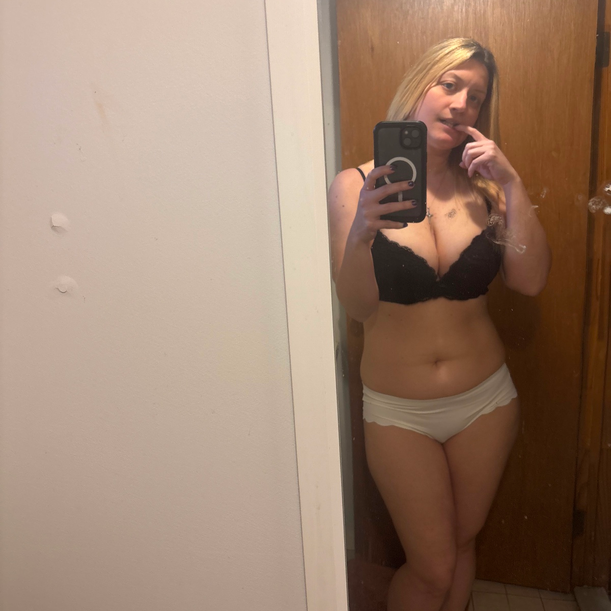 Marlena chew is Female Escorts. | Redding | California | United States | escortsaffair.com 