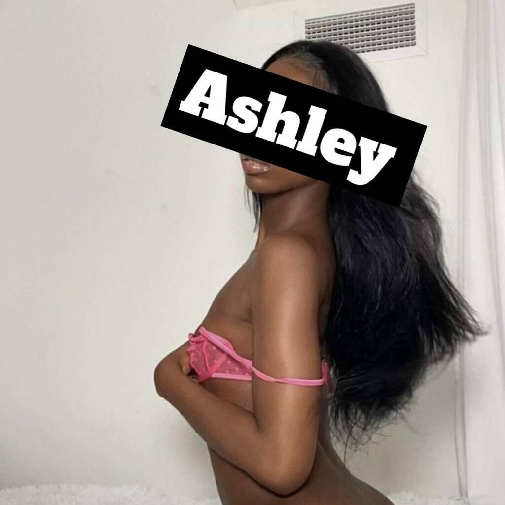 
                        Ashley
                     is Female Escorts. | Quebec City | Quebec | Canada | escortsaffair.com 
