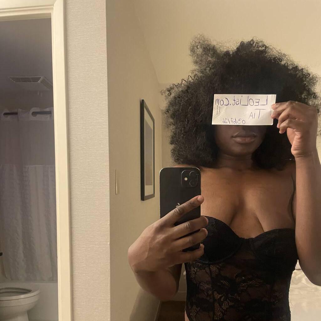 
                        Tia 613 . 903 8899
                     is Female Escorts. | Niagara | Ontario | Canada | escortsaffair.com 