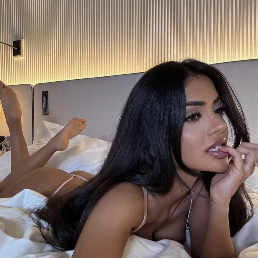 
                        Stella
                     is Female Escorts. | London | Ontario | Canada | escortsaffair.com 