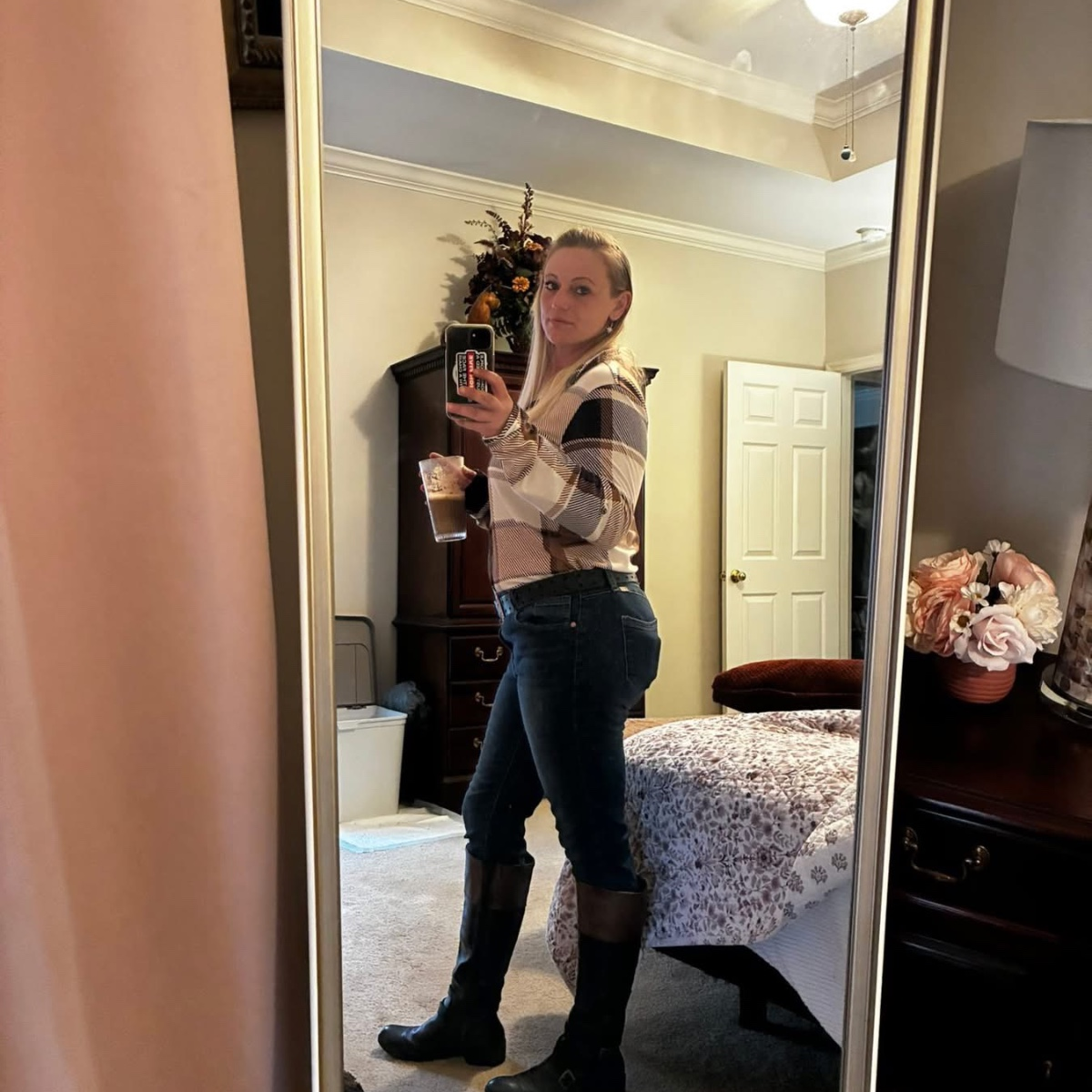 Jackie Ivey is Female Escorts. | Saskatoon | Saskatchewan | Canada | escortsaffair.com 