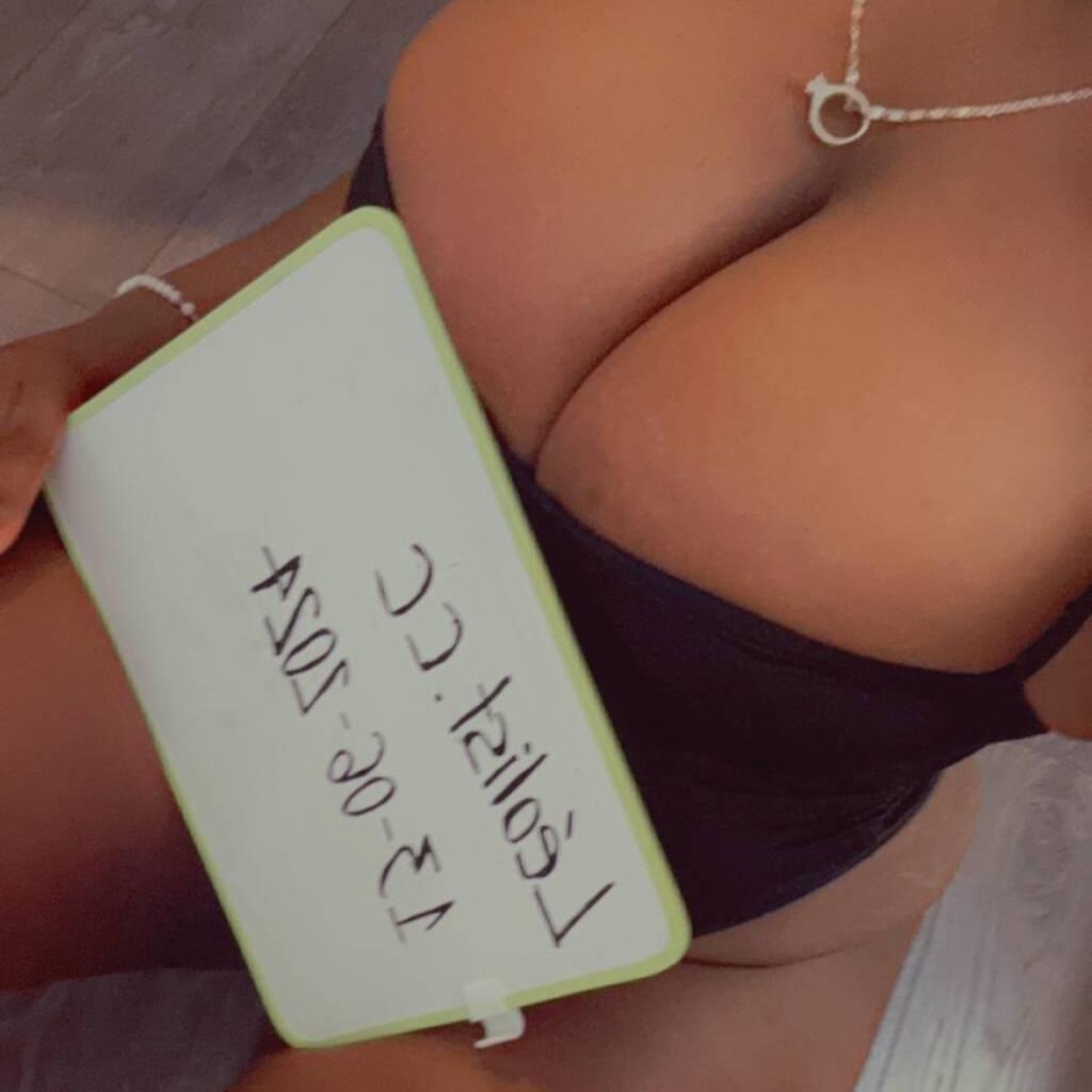 
                        Niikii
                     is Female Escorts. | Kitchener | Ontario | Canada | escortsaffair.com 