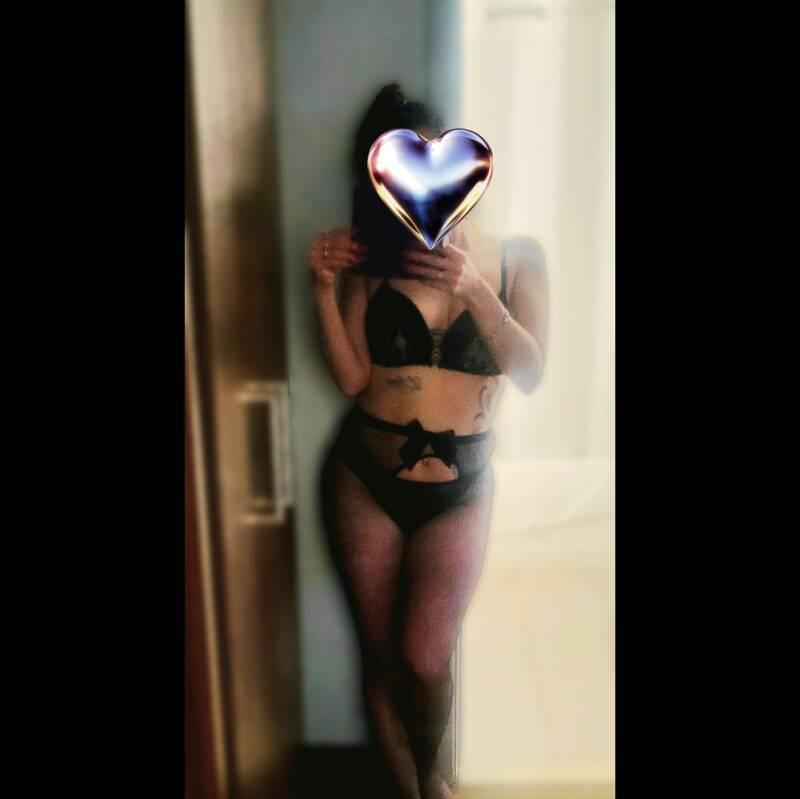 
                        Bella
                     is Female Escorts. | windsor | Ontario | Canada | escortsaffair.com 