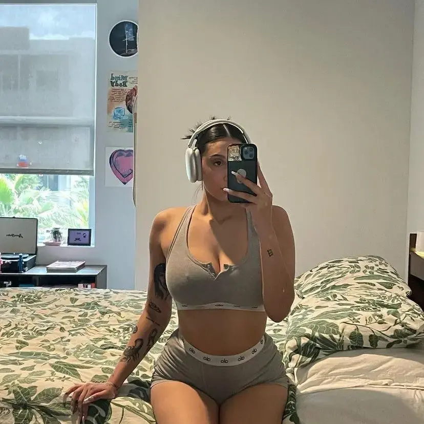 Flicc is Female Escorts. | Chicago | Illinois | United States | escortsaffair.com 