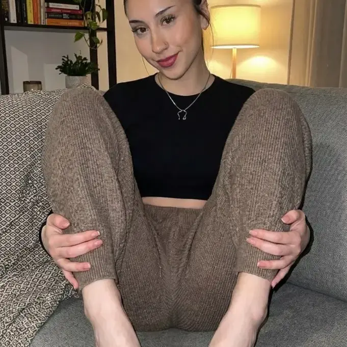 Laura is Female Escorts. | Brampton | Ontario | Canada | escortsaffair.com 