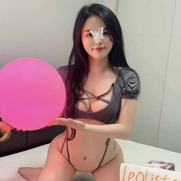
                        Emma
                     is Female Escorts. | belleville | Ontario | Canada | escortsaffair.com 