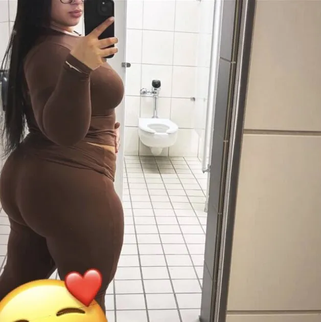 
                        Ari
                     is Female Escorts. | Toronto | Ontario | Canada | escortsaffair.com 