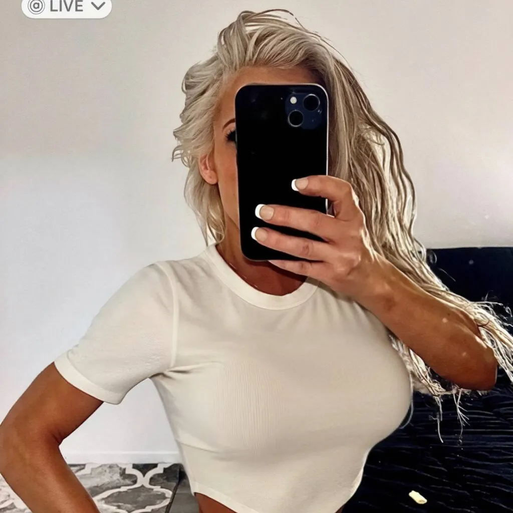 
                        Charlie
                     is Female Escorts. | Toronto | Ontario | Canada | escortsaffair.com 