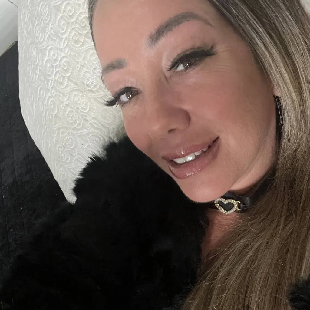 
                        Mercedes Gold
                     is Female Escorts. | Montreal | Quebec | Canada | escortsaffair.com 