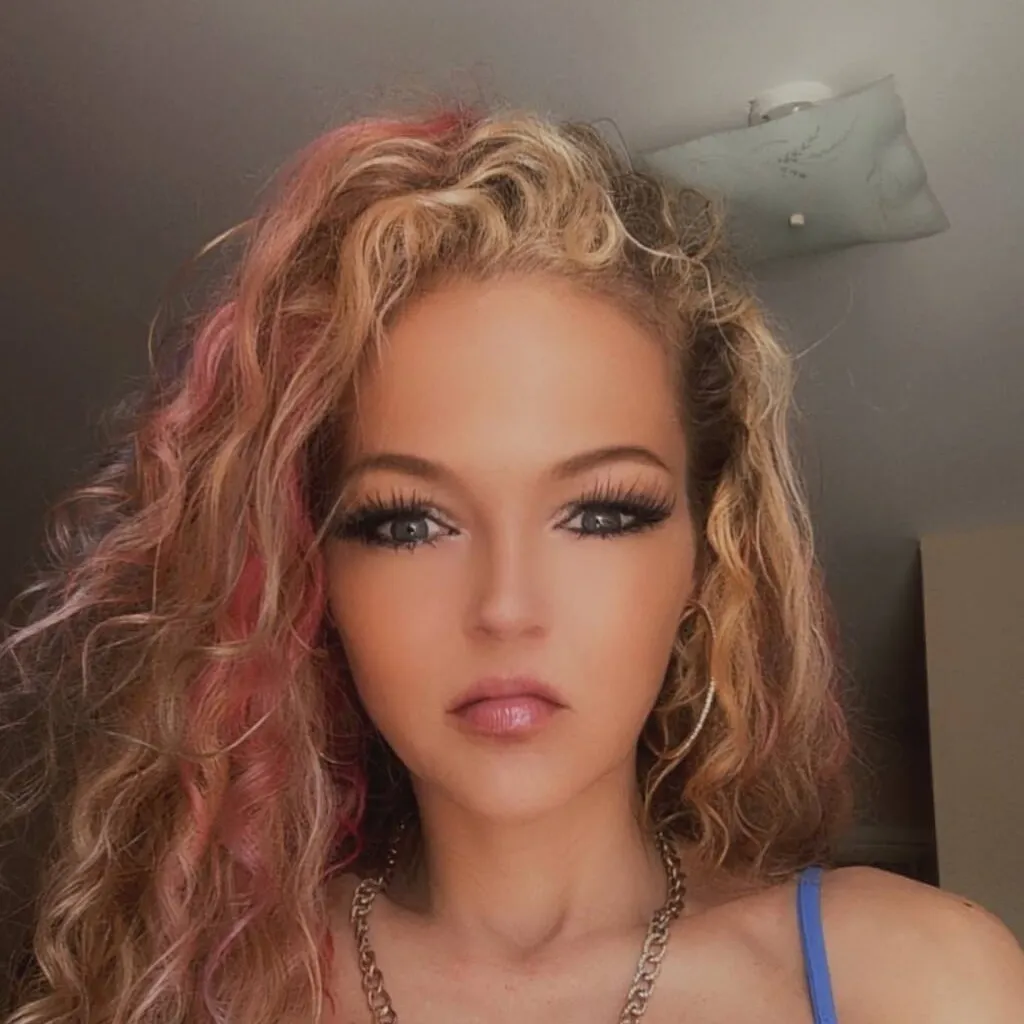 
                        Barbie
                     is Female Escorts. | Barrie | Ontario | Canada | escortsaffair.com 