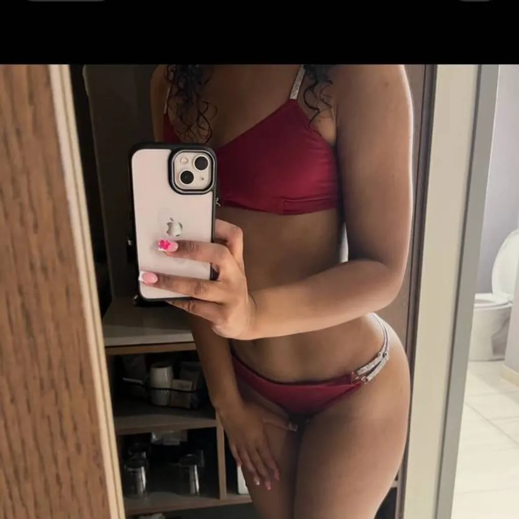 
                        Rihanna
                     is Female Escorts. | Niagara | Ontario | Canada | escortsaffair.com 