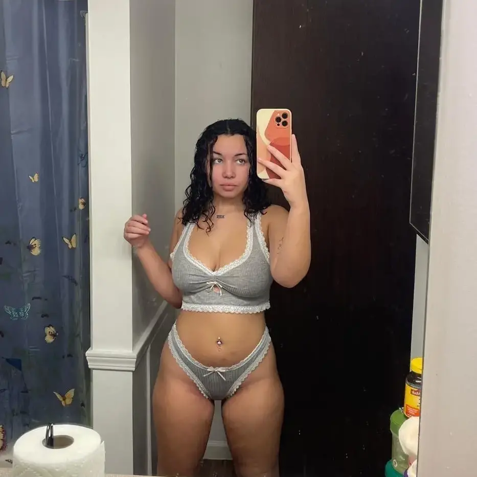 RONDA WEBB is Female Escorts. | Vancouver | British Columbia | Canada | escortsaffair.com 