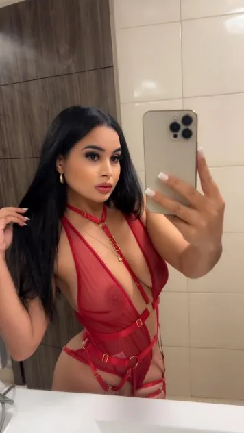 bomshell latina