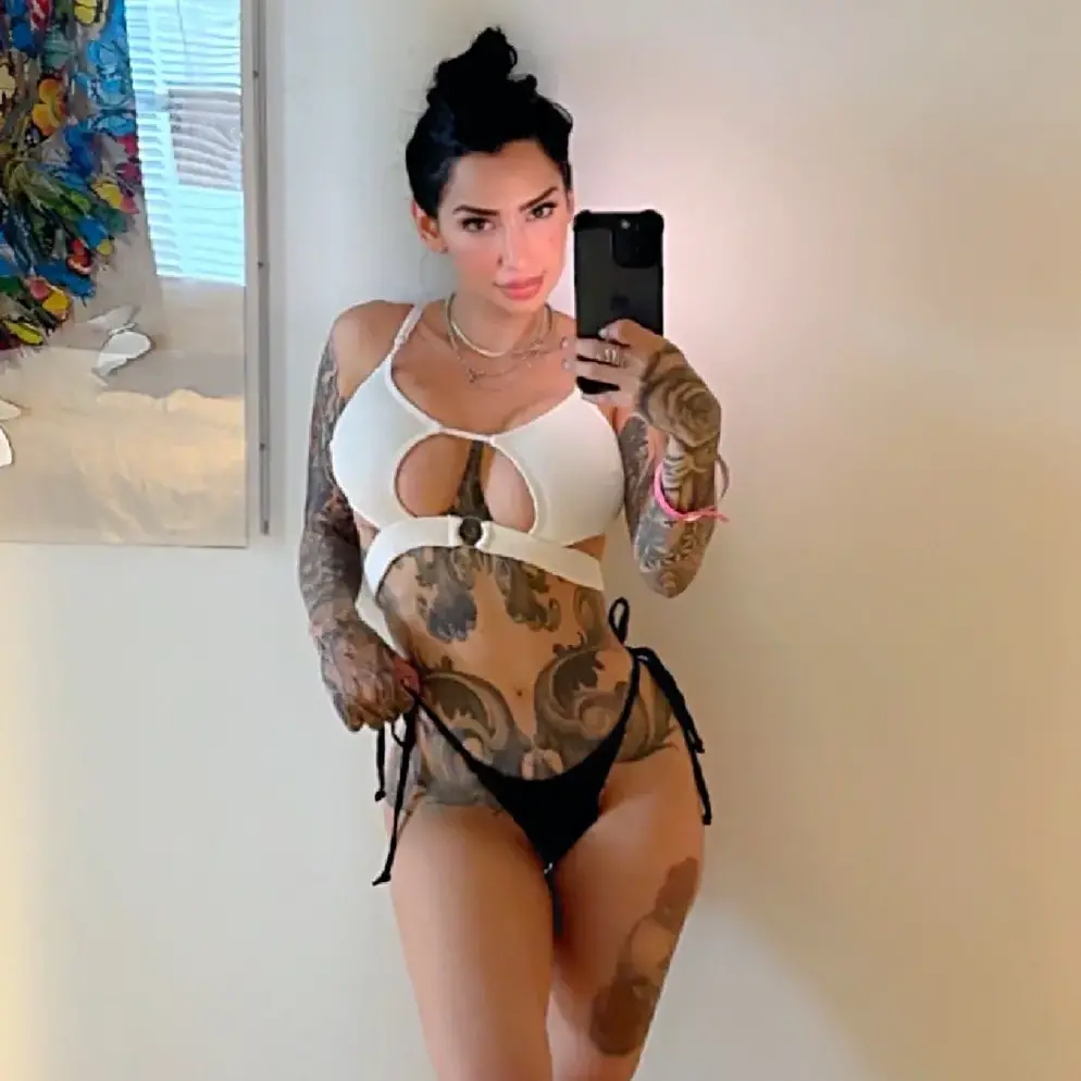 Cassie is Female Escorts. | Abbotsford | British Columbia | Canada | escortsaffair.com 