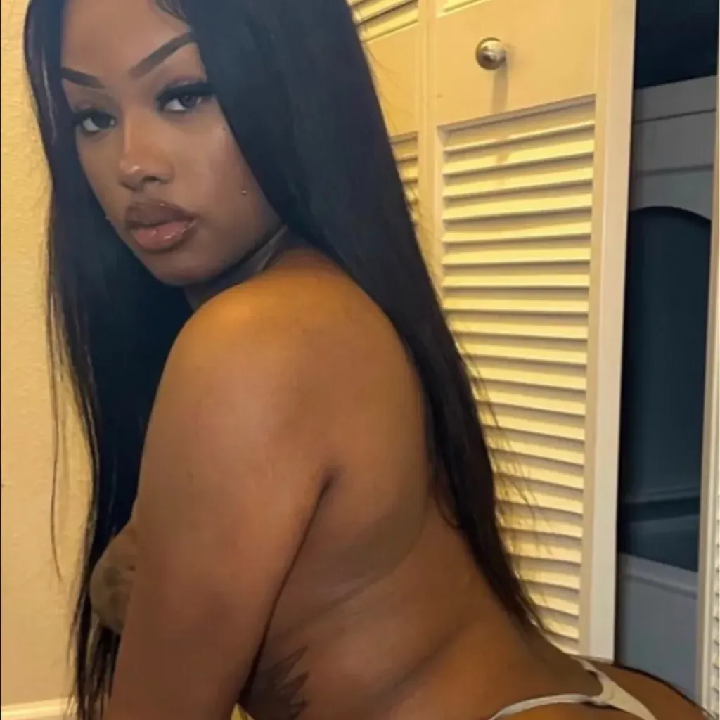 
                        Sasha
                     is Female Escorts. | windsor | Ontario | Canada | escortsaffair.com 