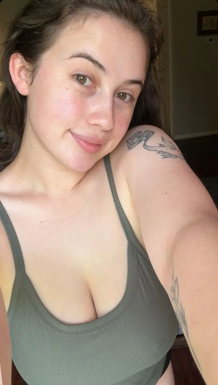 I’m Jessica stein feel free to text me I’m here to please you all day and night . profile image